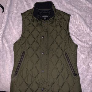 Banana Republic Water Resistant Quilted Vest